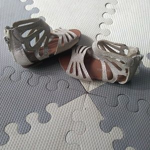 📦Like New Girls Gold/Tan Gladiator Sandles